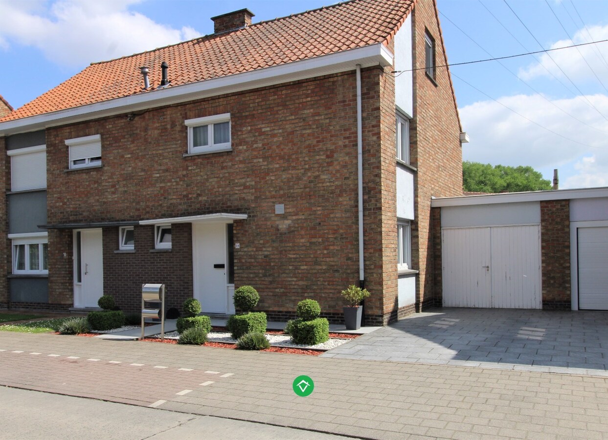 Ruime half-open bebouwing met 4 slaapkamers te Roeselare 