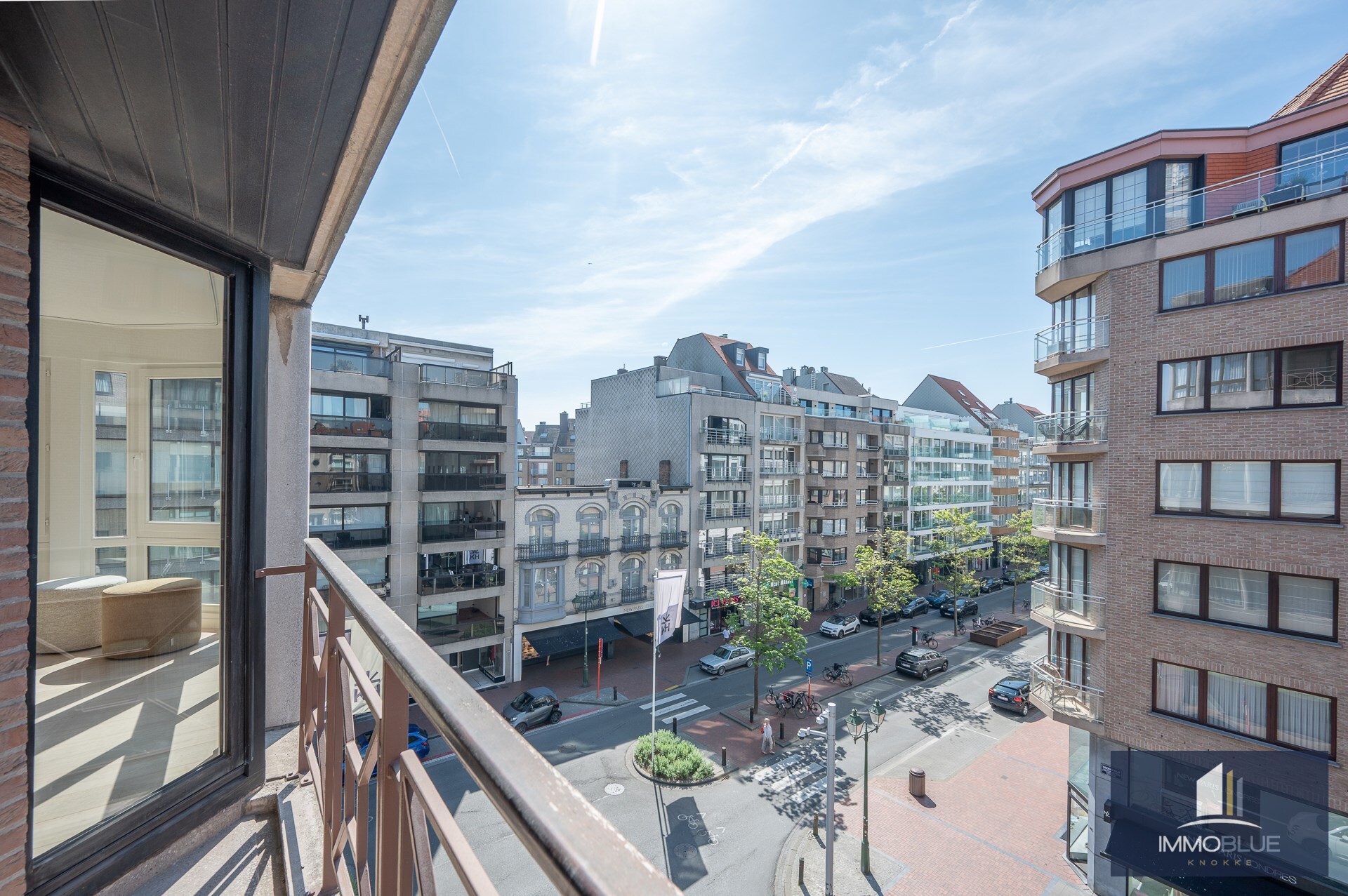 Appartement d’angle avec terrasse orient&#233;e au sud et belle vue sur la mer. 