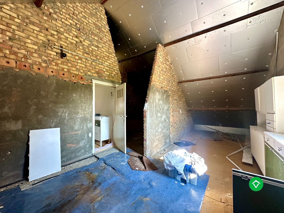 Ruime gezinswoning op perceel van 1126 m&#178;  - tal van mogelijkheden! 