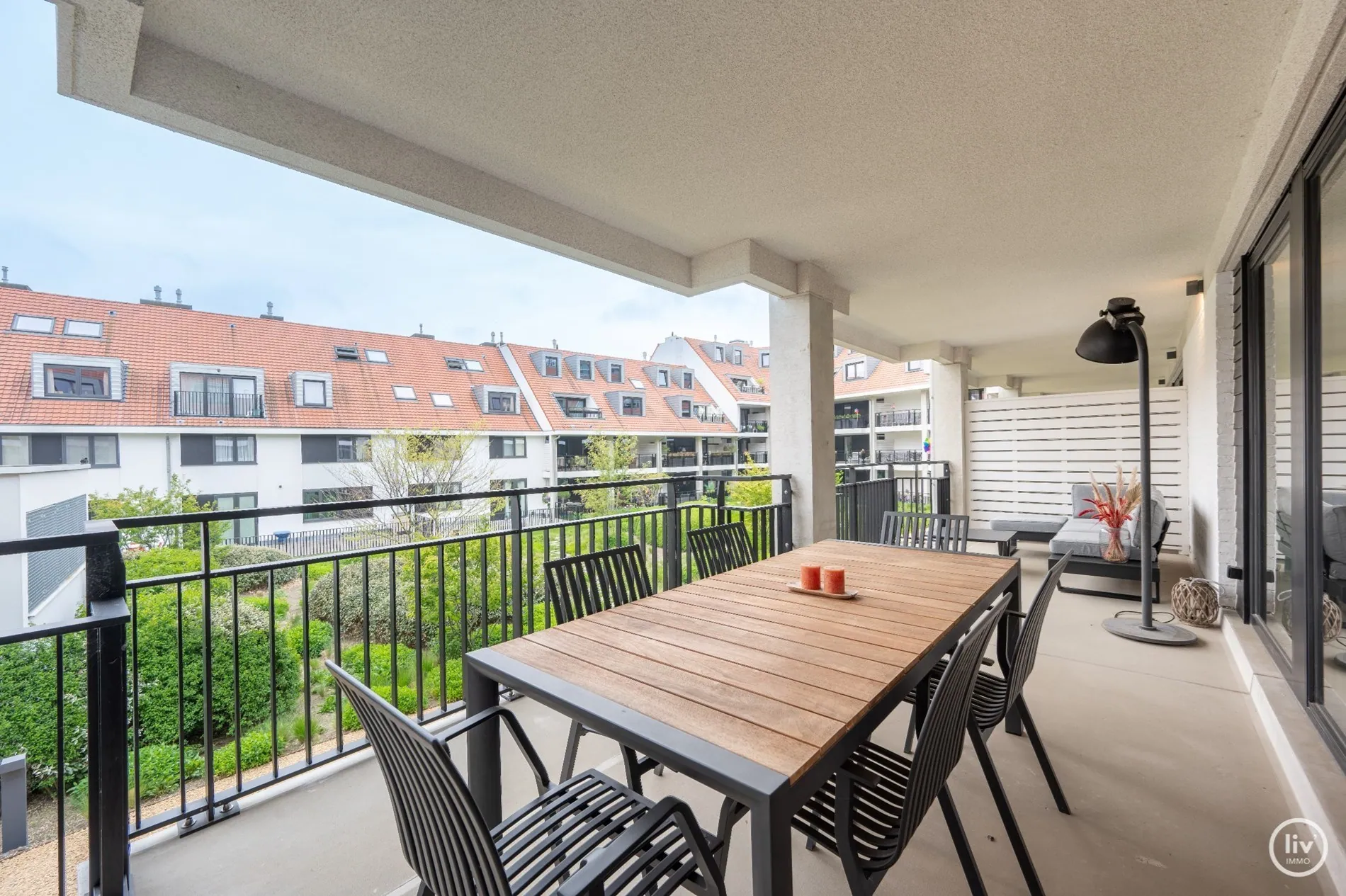 Appartement prêt à emménager de 2 chambres à Duinenwater avec une terrasse intérieure spacieuse.