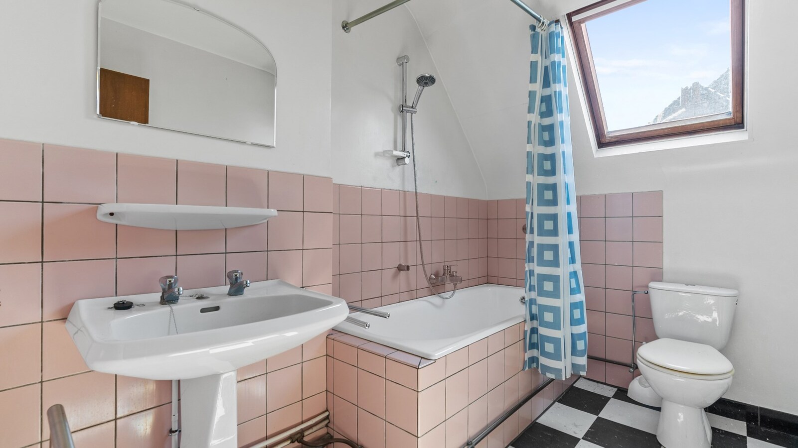 AARSCHOT - Ruime woning met 3 slk, tuin en garage 