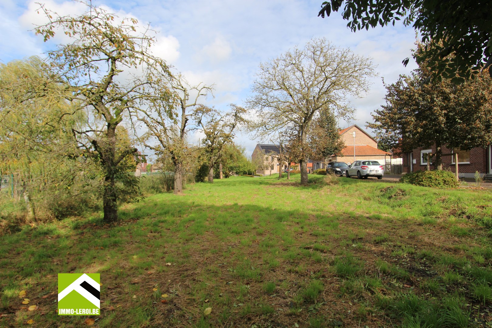 Projectgrond - Woning met diepe tuin, palend aan 3 straten 