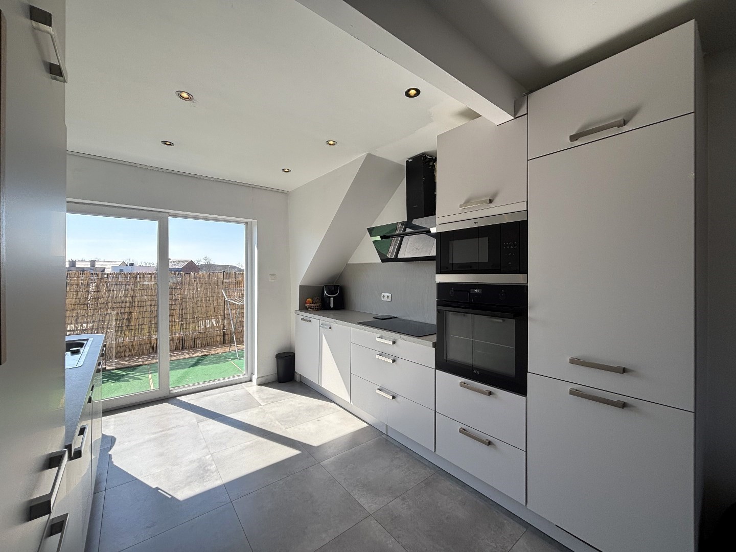 Ruim en instapklaar penthouse met 3 slpk. in centrum Leopoldsburg 