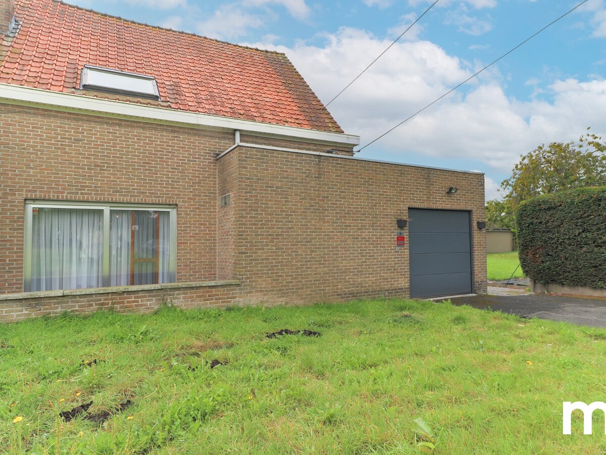 Rustig gelegen woning met landelijk uitzicht te koop in Gullegem ! 