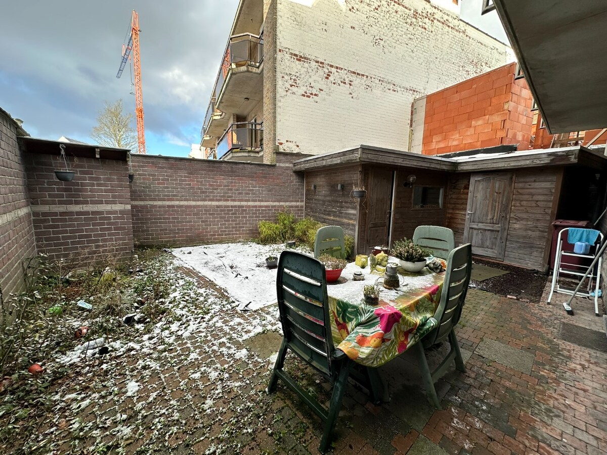 Zeer ruim en energiezuinig appartement met 2 slaapkamers en tuin. 