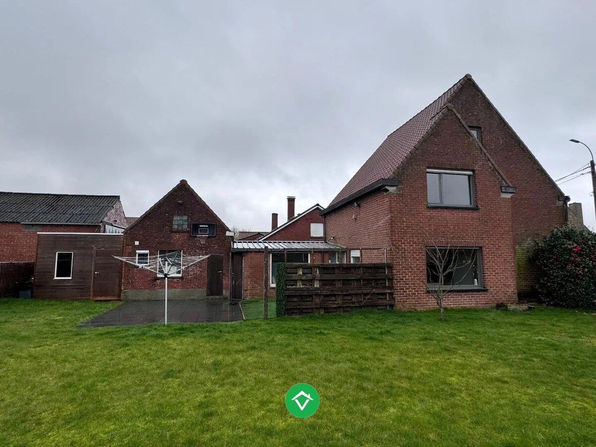 Instapklare woning met 3 slaapkamers en garage te Ichtegem 