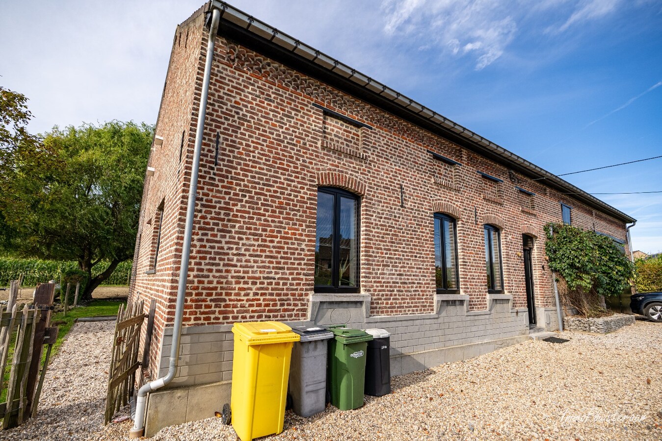 Charmante maison pr&#234;te &#224; emm&#233;nager avec des installations pour chevaux sur environ 75a &#224; Waanrode. 