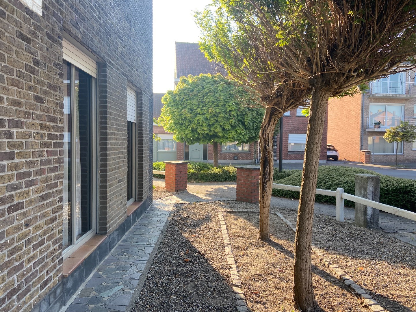 Multifunctionele te renoveren hoekwoning met magazijn en garage op 509 m&#178;! 