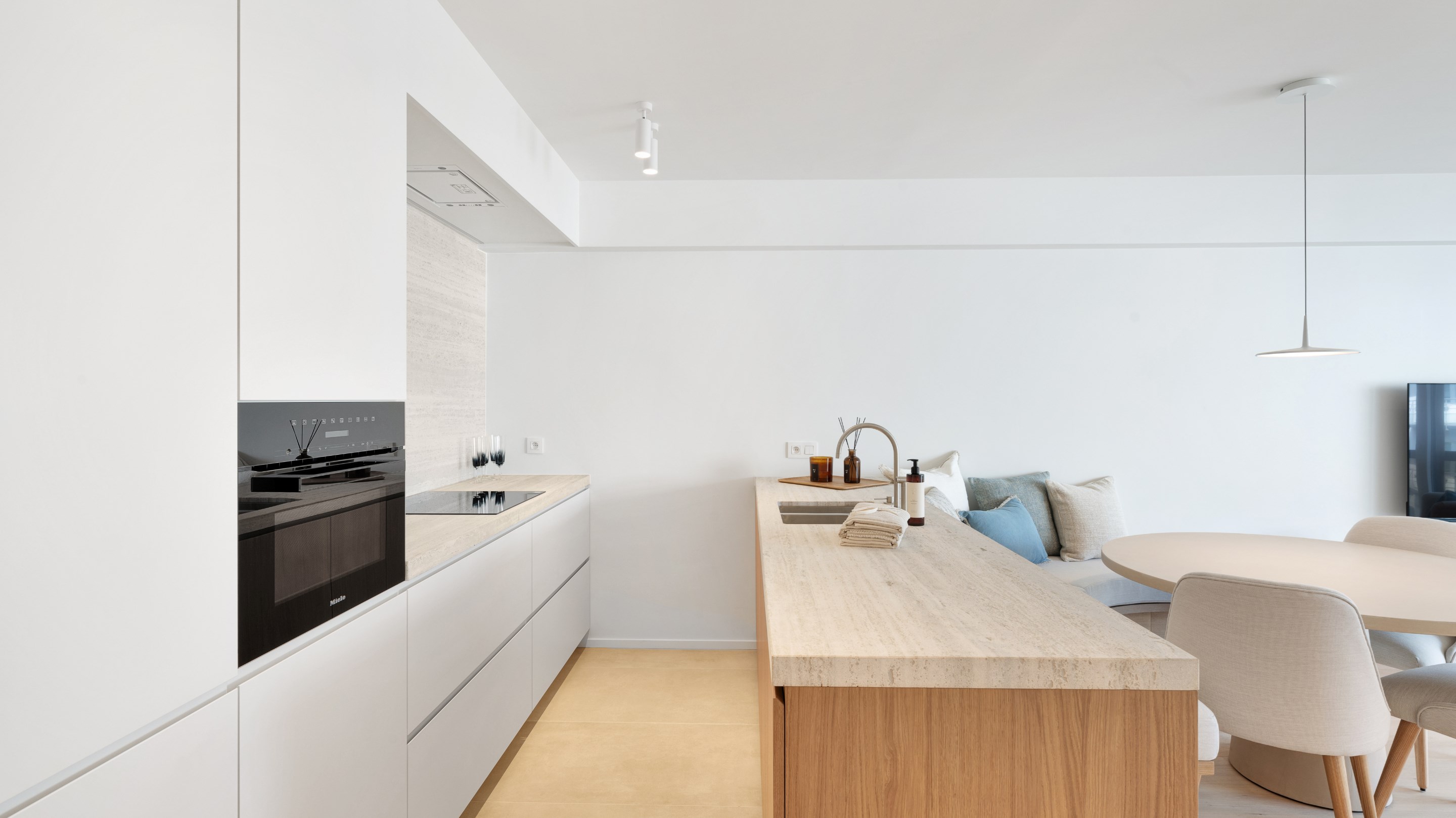 EXCLUSIEF APPARTEMENT MET 3 SLAAPKAMERS EN UITSTEKENDE LIGGING IN HARTJE KNOKKE 
