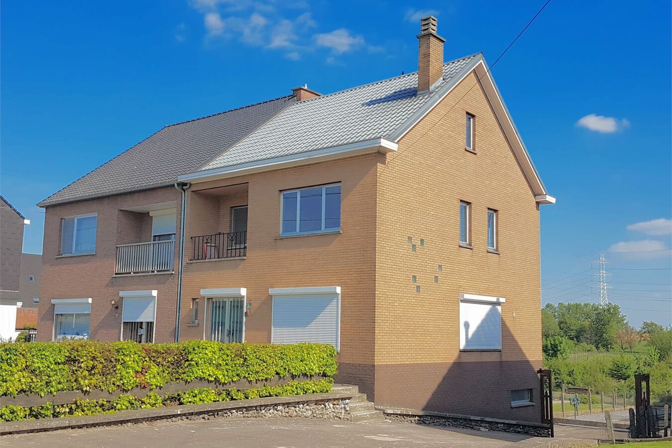 Volledig gerenoveerde, energiezuinige woning met 3 kamers 