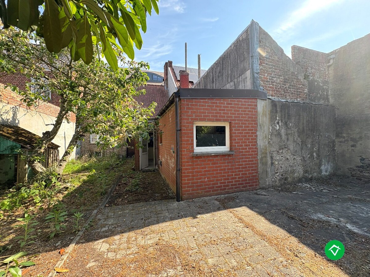 TE KOOP: Ruim perceel bouwgrond in het centrum van Koekelare – unieke opportuniteit! 