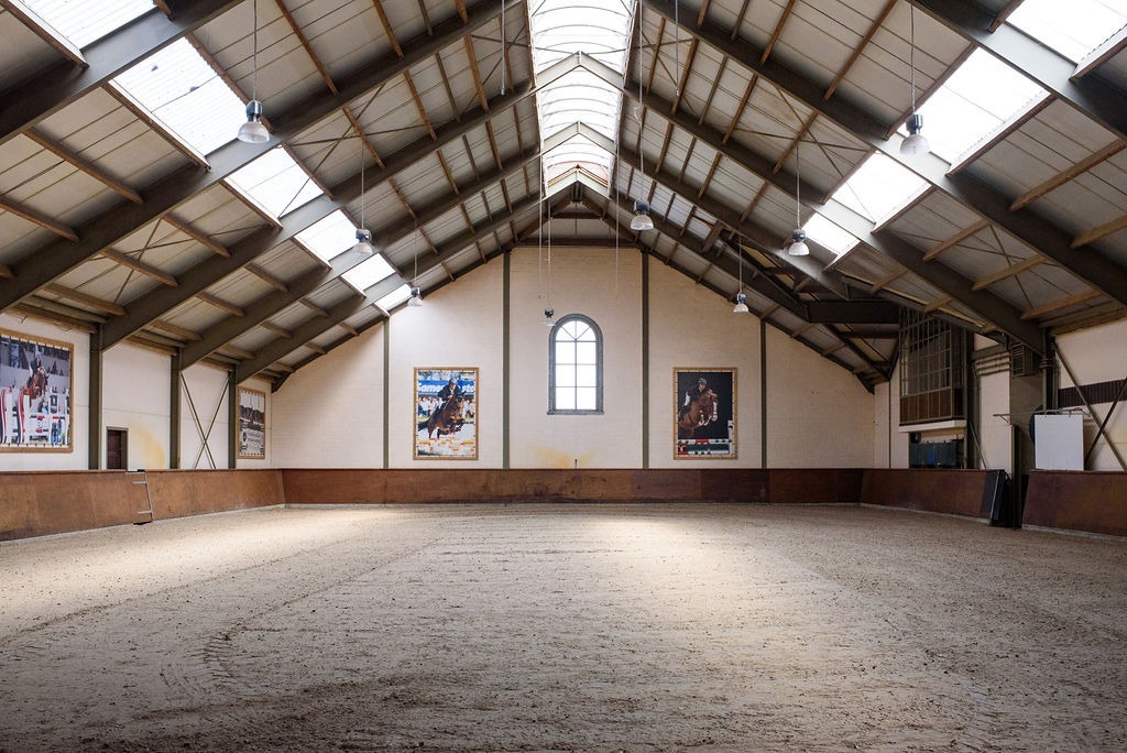 Exclusive domain with indoor arena on approximately 20ha in Meeuwen-Gruitrode 