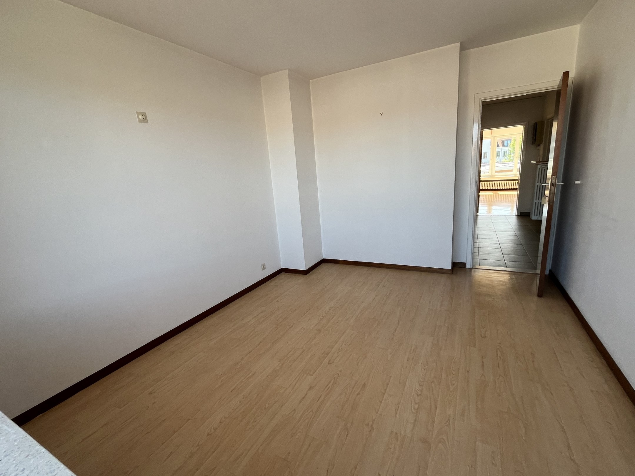 Appartement &#224; r&#233;nover b&#233;n&#233;ficiant de vues d&#233;gag&#233;es, &#224; proximit&#233; du centre de Knokke. 