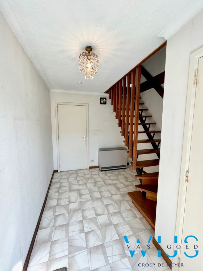 Zeer ruim woonhuis met 5 slaapkamers in Drongen ! 
