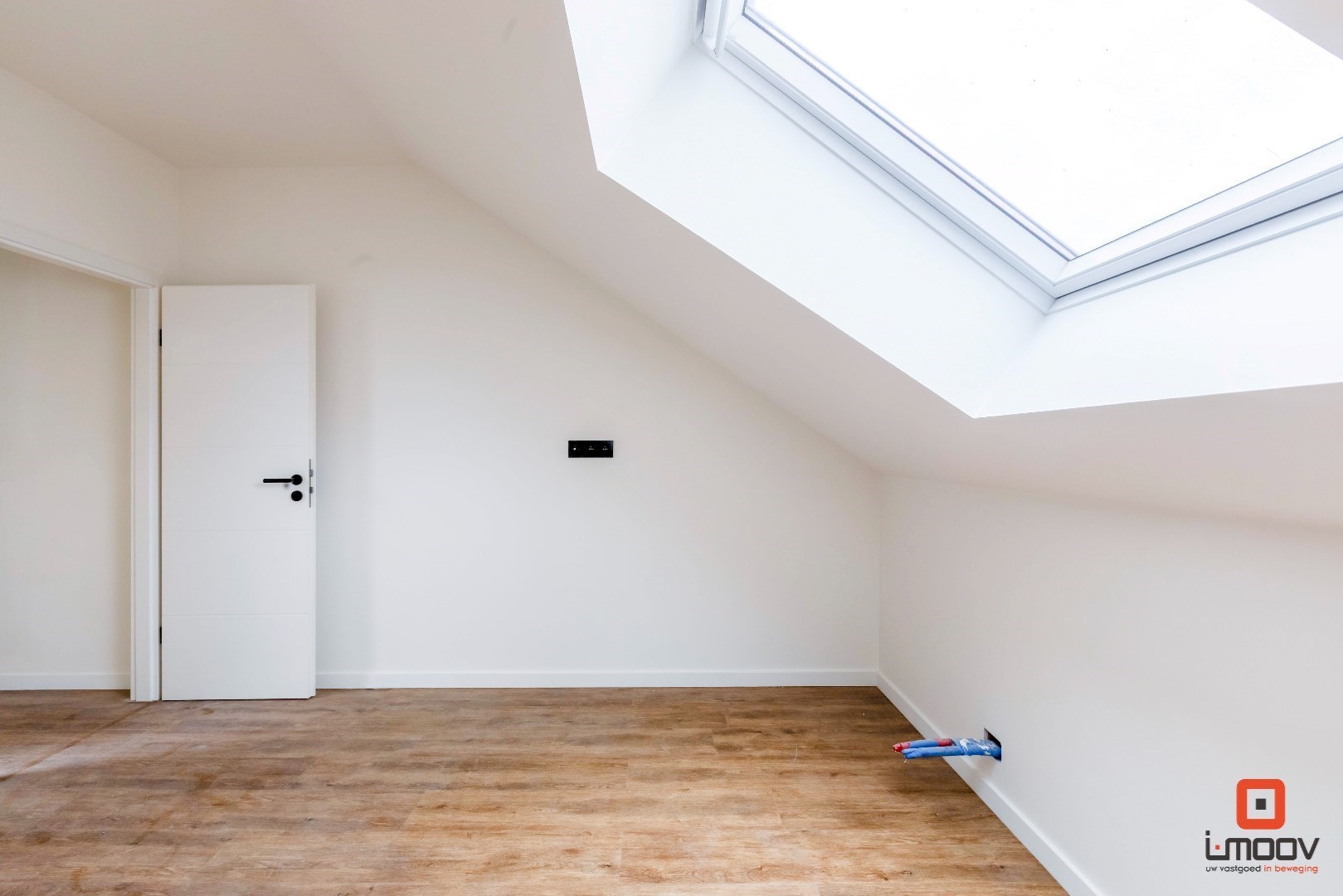 Totaal gerenoveerde instapklare stadswoning met 3 slaapkamers 