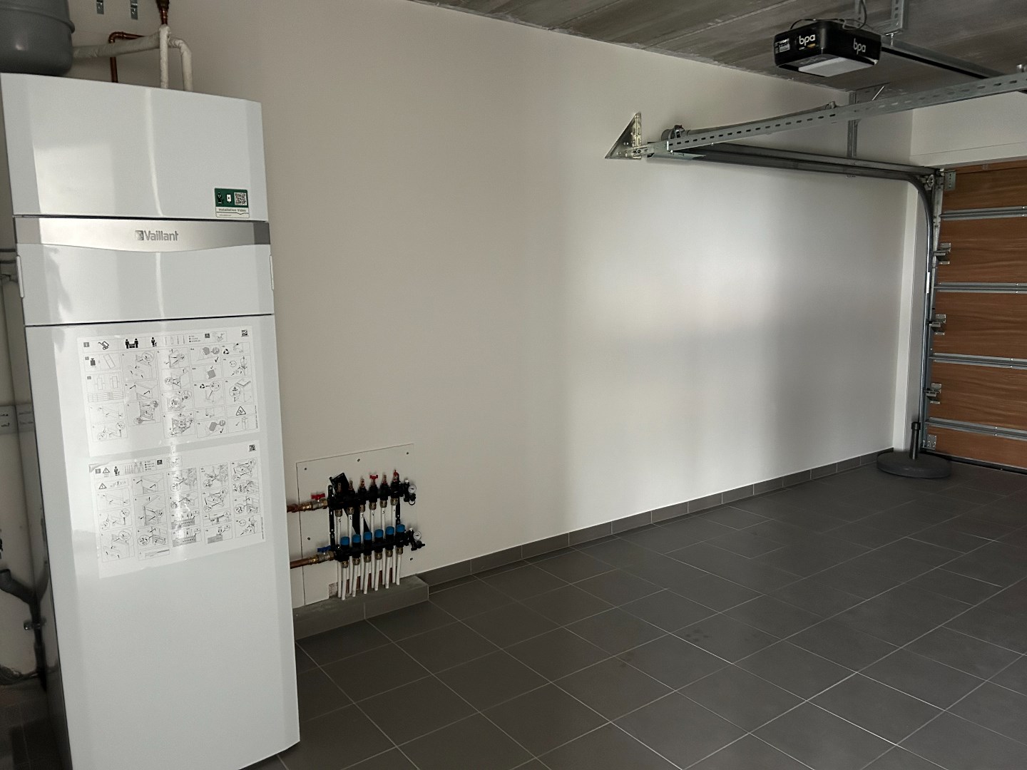 Stijlvolle en ruime nieuwbouwwoning met garage en tuin op 555 m&#178; 