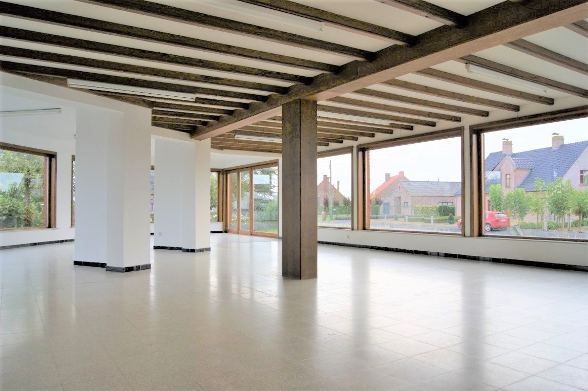 Winkelruimte/kantoor (met atelier, opslag en parking), Kortemark 