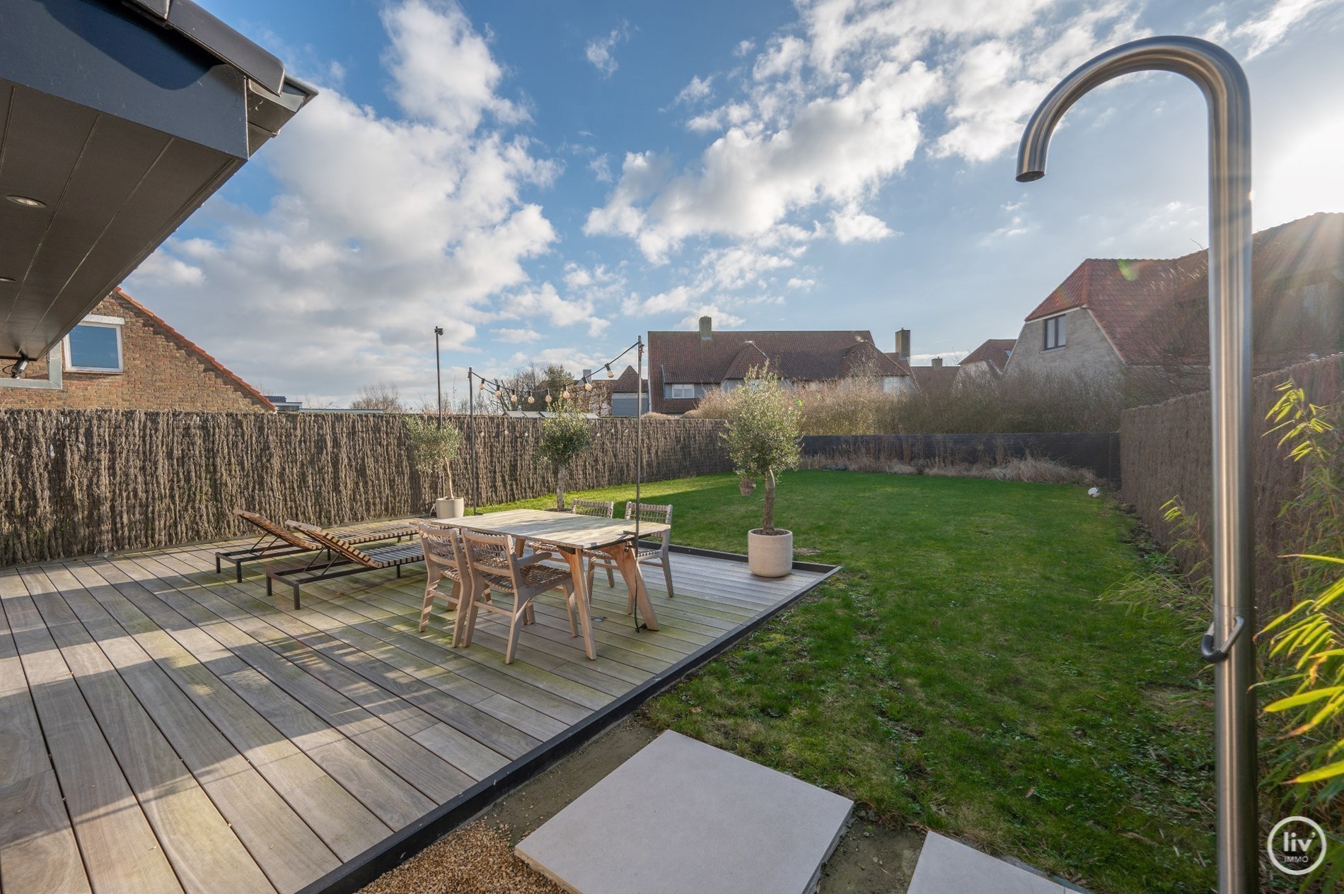 Prachtige alleenstaande woning met smaak gerenoveerd op een topligging in de Kalfstraat te Knokke. 