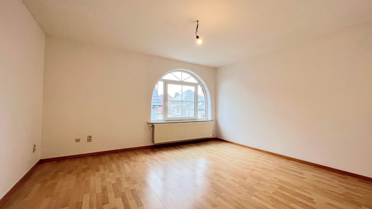 Riante, gerenoveerde woning op perceel van 1020 m&#178; op toplocatie 