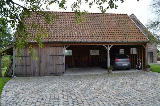 Charmant landhuis met bijgebouwen op 1,5Ha 