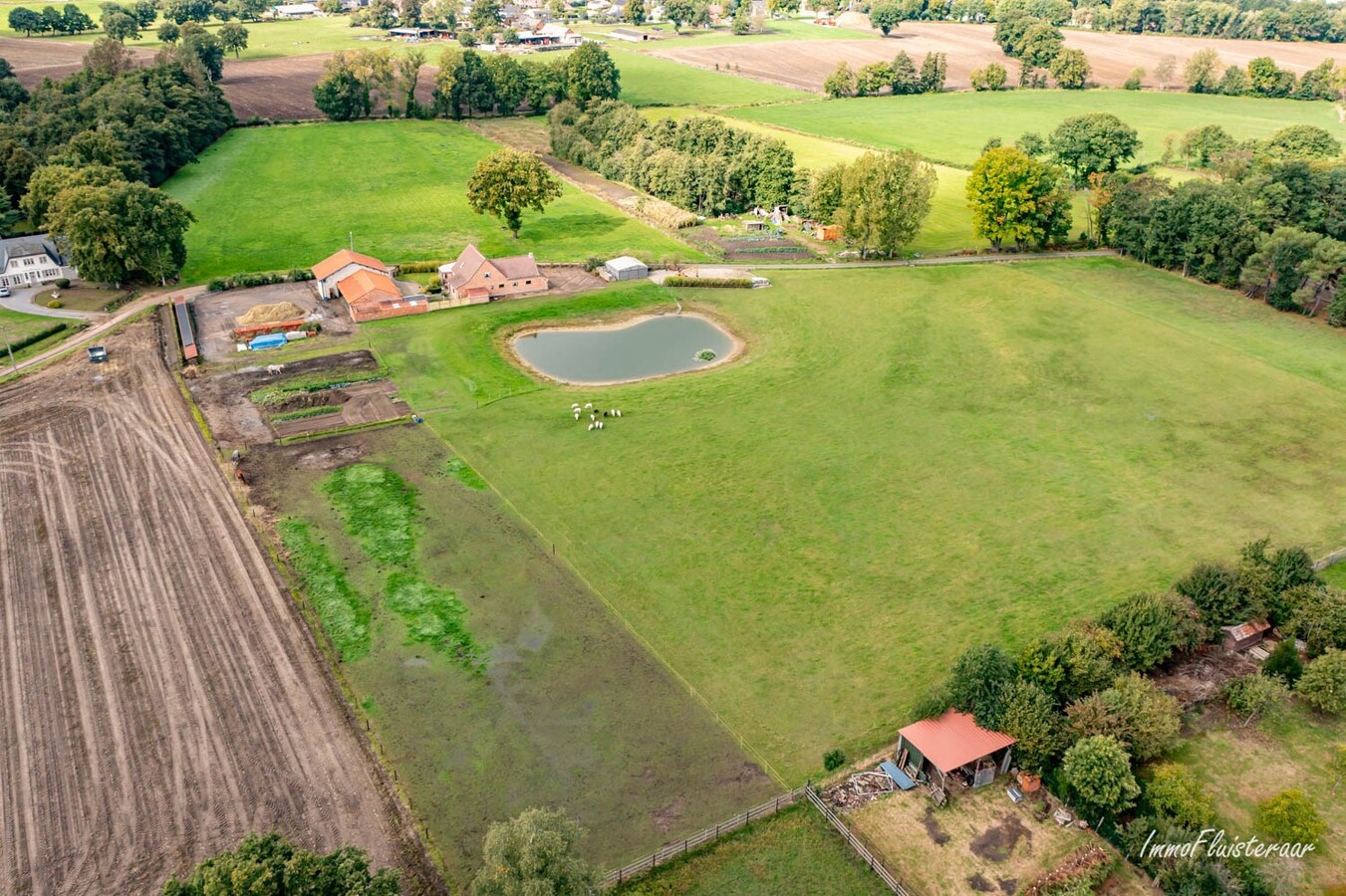 Landelijke woning met uitstekende ligging op ca. 1ha te Ham 