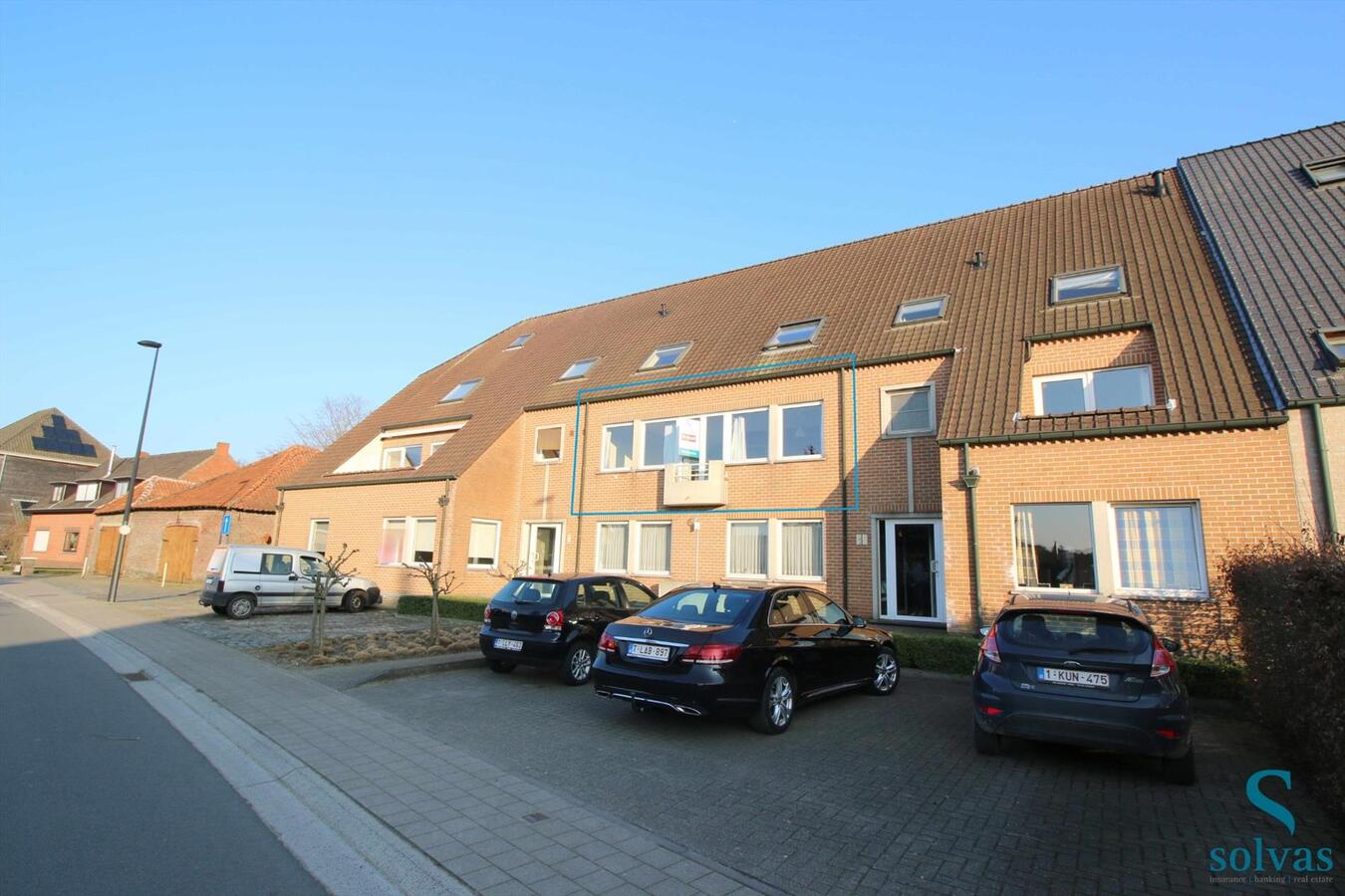 Rustig gelegen appartement met garage te Ursel! 