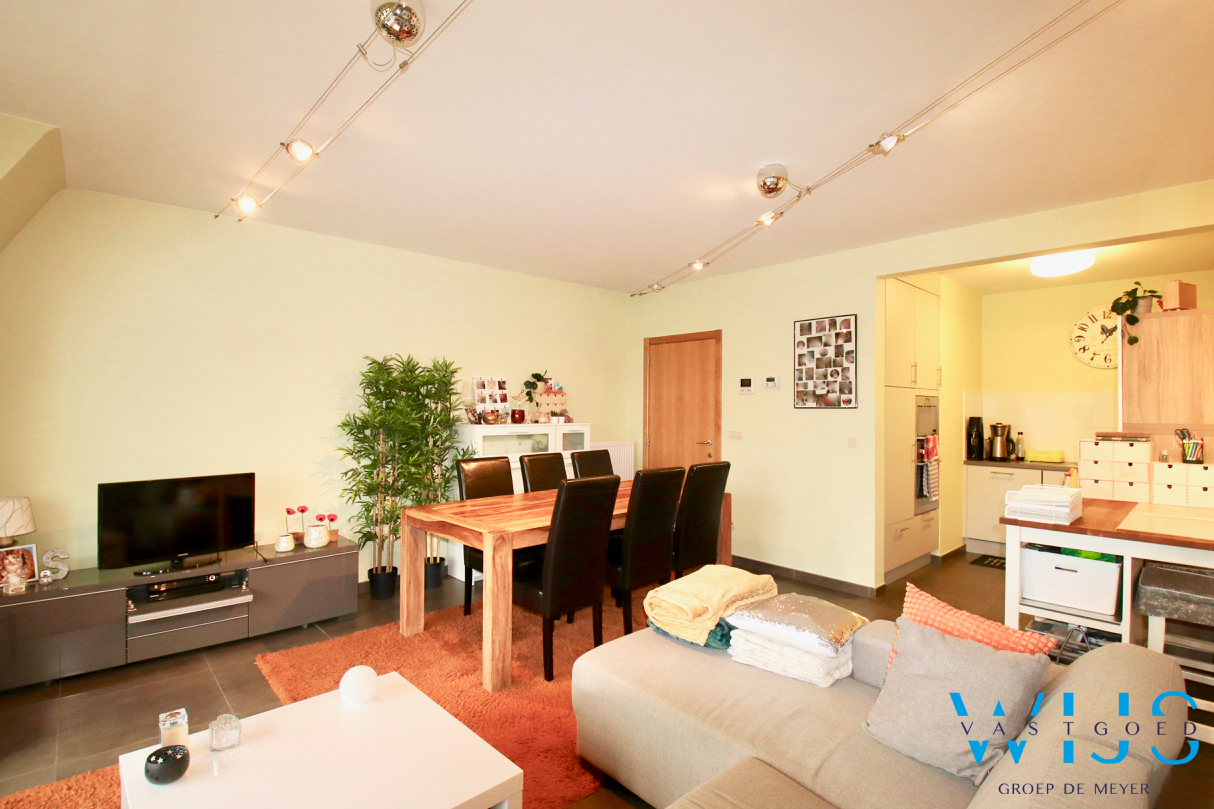 Instapklaar &#233;&#233;nslaapkamer appartement MET staanplaats te Evergem/Rieme ! 