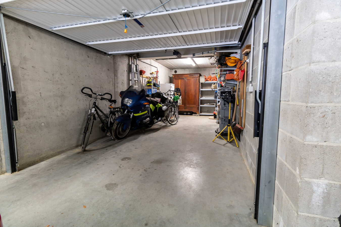 RECENTE WONING MET 2 SLAAPKAMERS EN GARAGE TE WETTEREN 