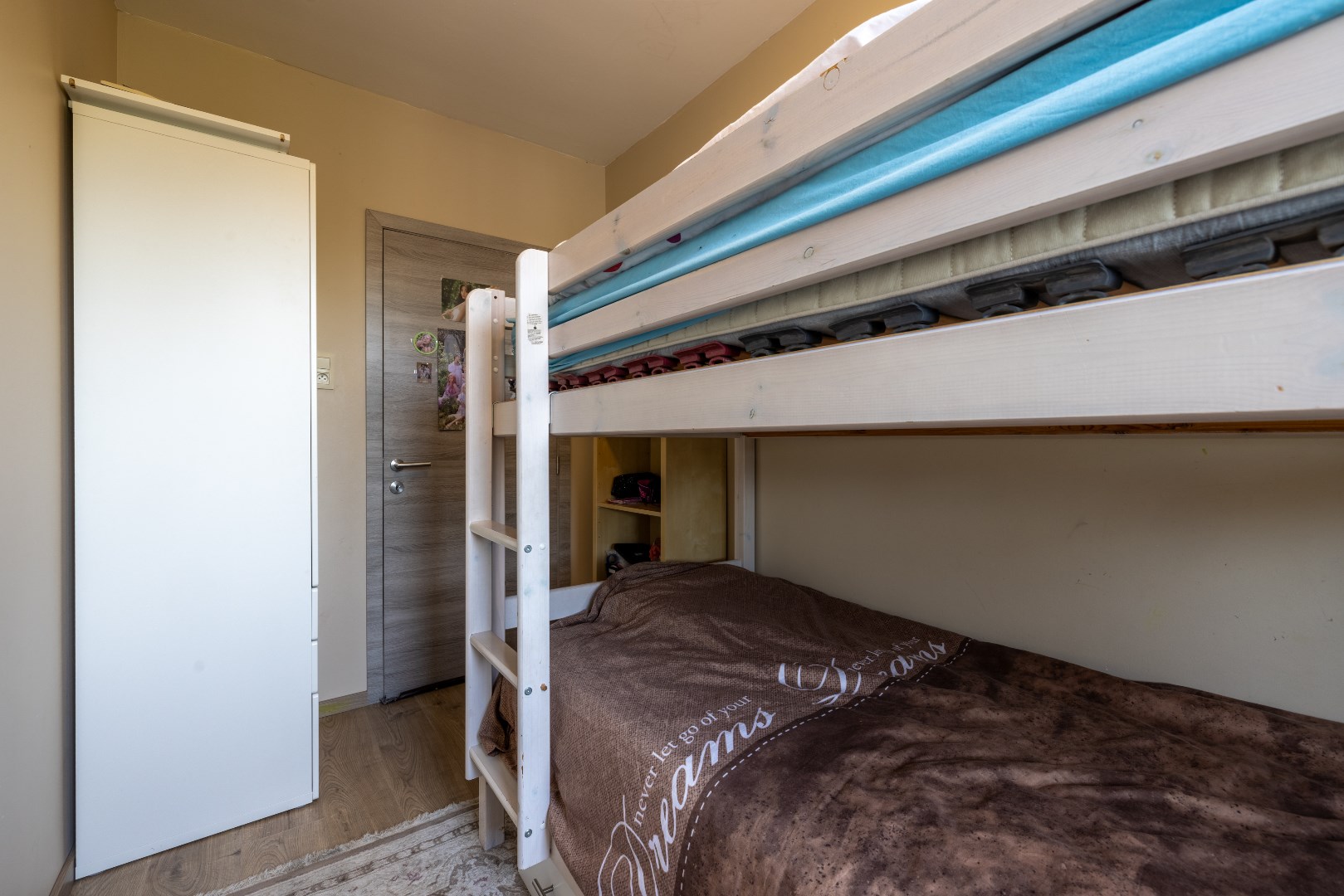 Gerenoveerde woning met 4 slaapkamers in Sint-Amandsberg! 