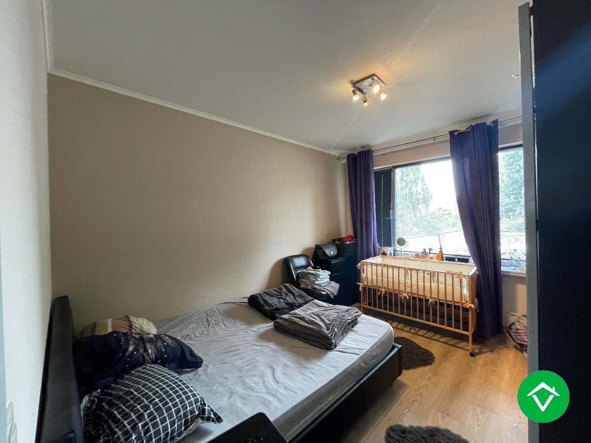 Centraal gelegen appartement met 2 slaapkamers en garage te Roeselare 