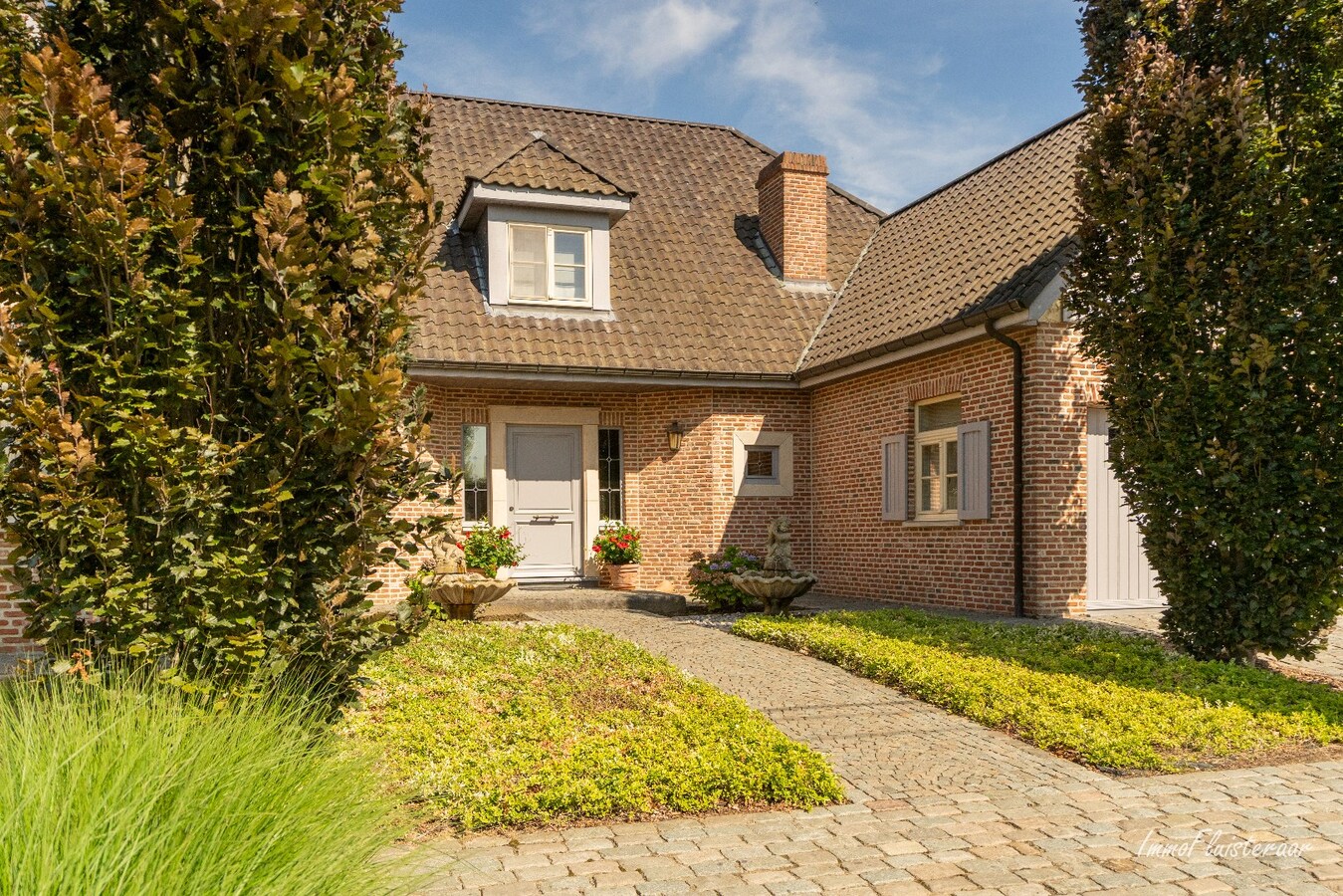 Instapklare landelijke villa op een ruim perceel van ca. 65a te Meensel-Kiezegem (Tielt-Winge). 