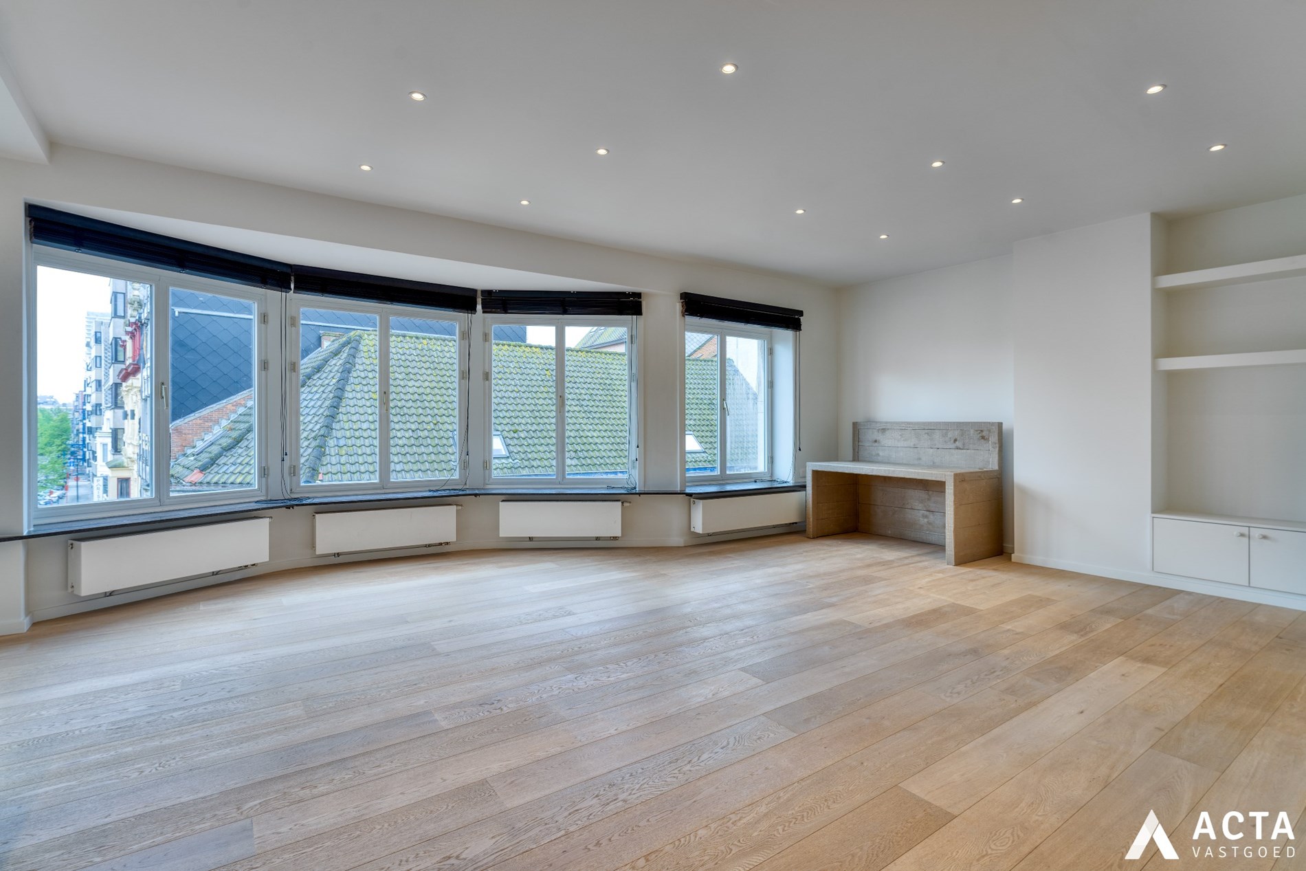 Ruim instapklaar appartement met twee slaapkamers in het centrum van Oostende 