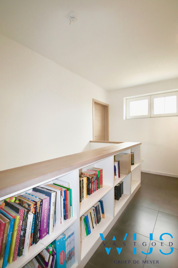 Recente ALLEENSTAANDE woning in hartje KLUIZEN 