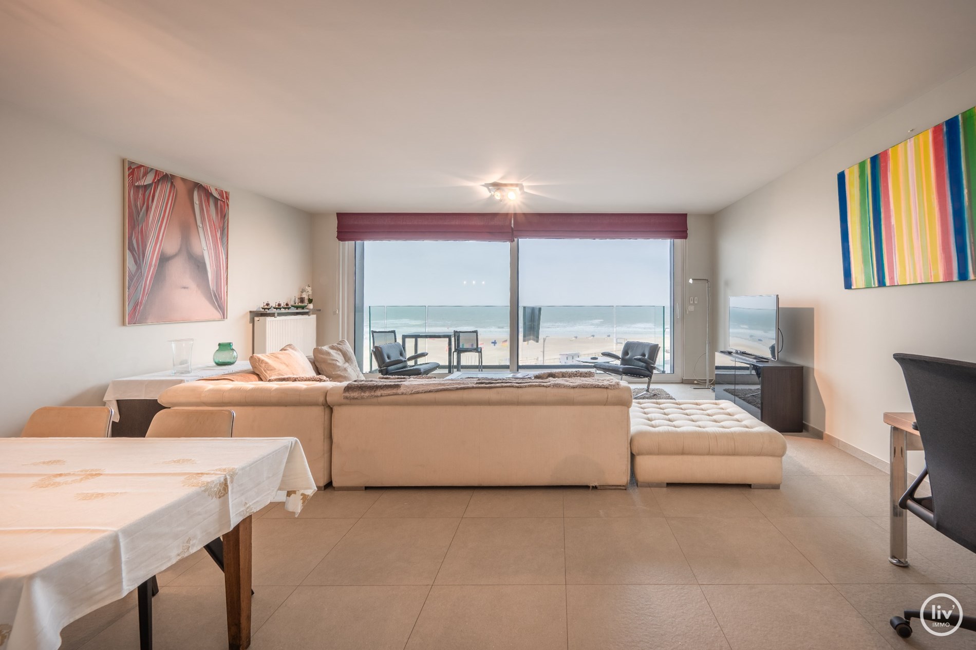 Appartement UNIQUE de 3 chambres situ&#233; sur la place RUBENS avec une vue magnifique sur la mer. 