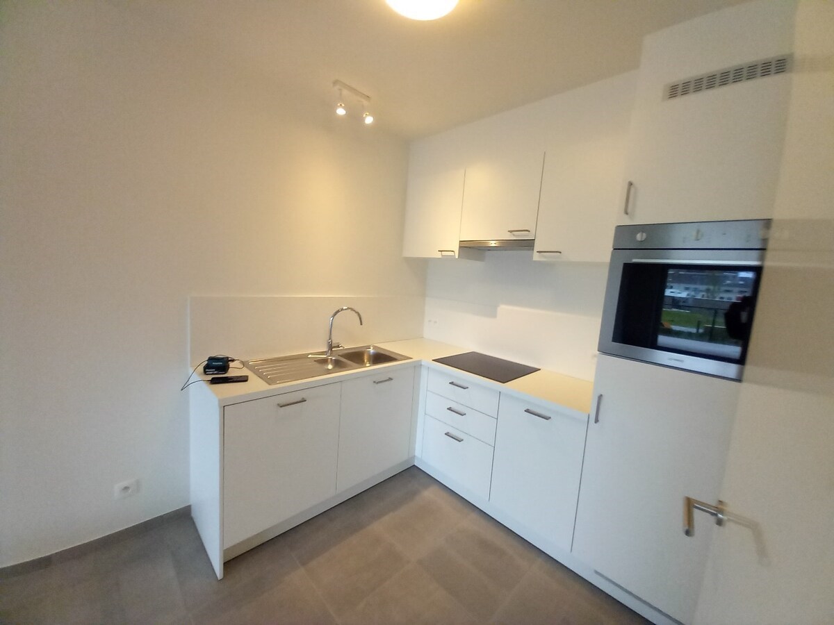 Lichtrijk nieuwbouw appartement te Smedenpoort. 