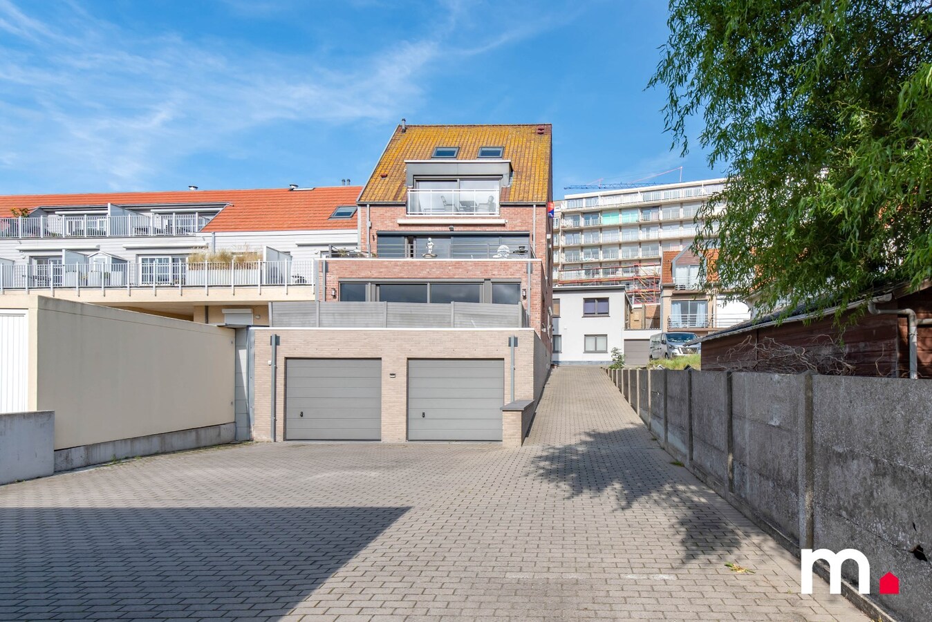 Instapklaar en zeer ruim en lichtrijk duplex-appartement 