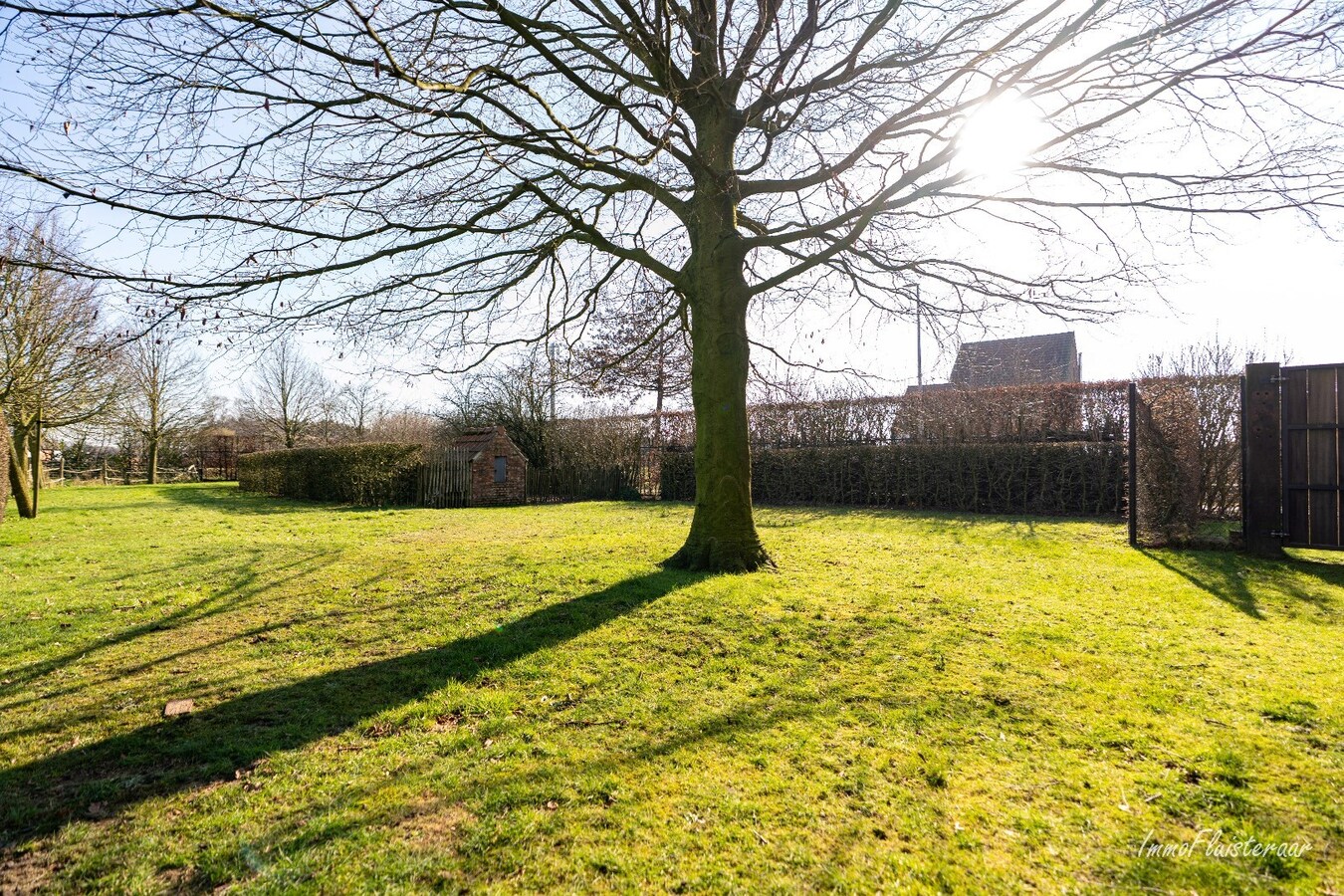 Prachtige langgevelhoeve met aanpalende weide op ca. 1,6 ha te Wortel (Hoogstraten) 
