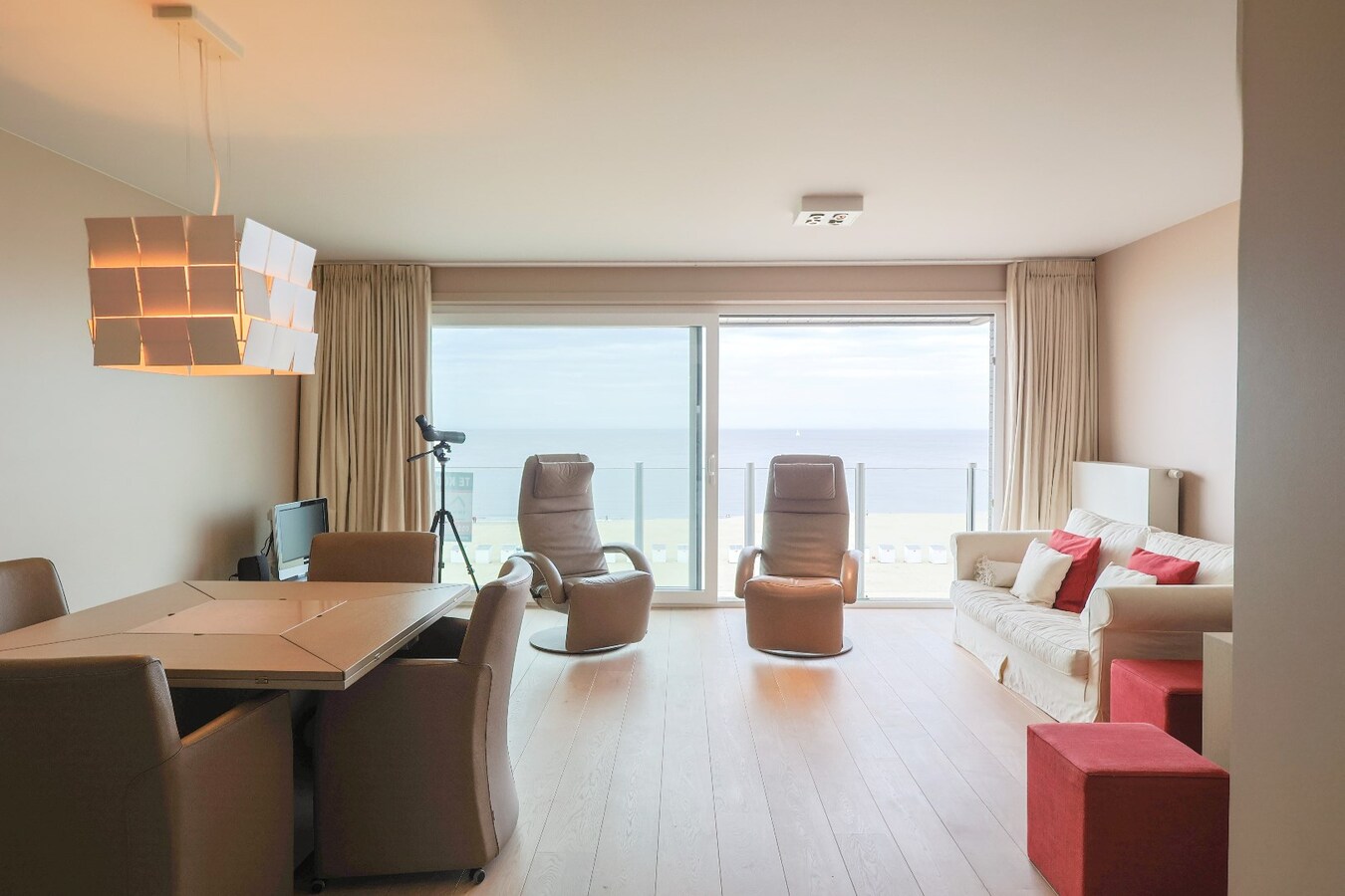 Appartement magnifique avec vue frontale sur la mer et deux chambres &#224; coucher. 