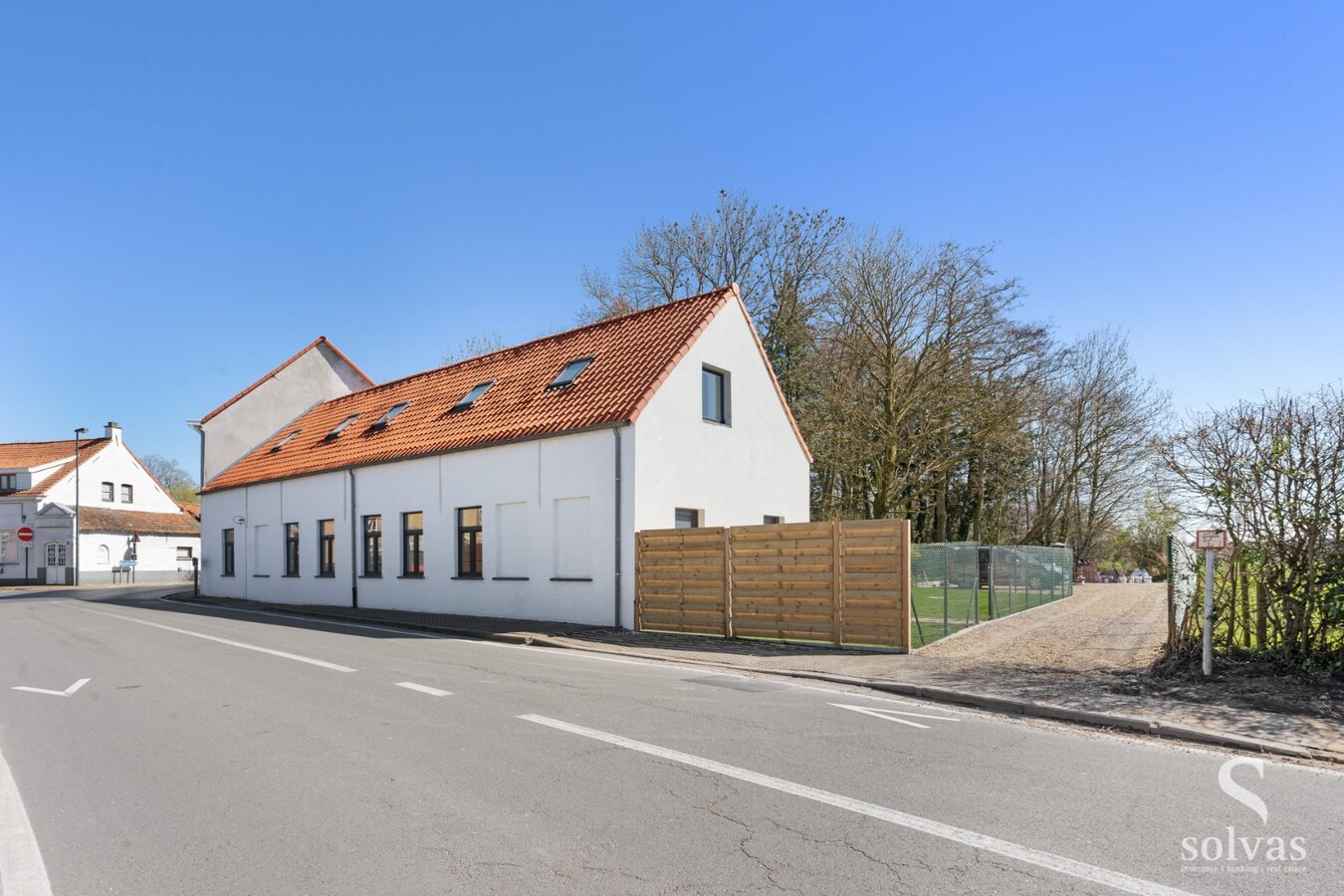 Moderne woning, gerenoveerd, nabij centrum Zomergem 