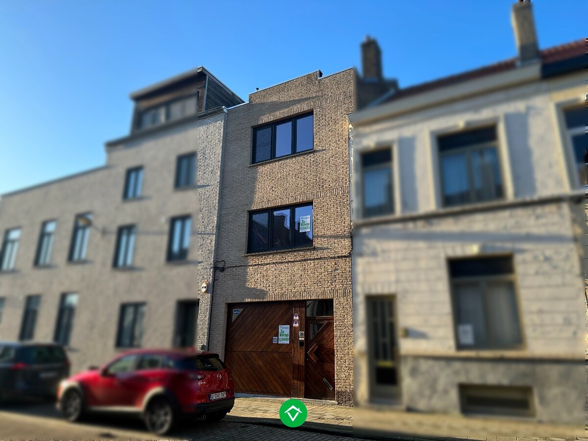 Instapklare woning met garage te koop in Oostende 