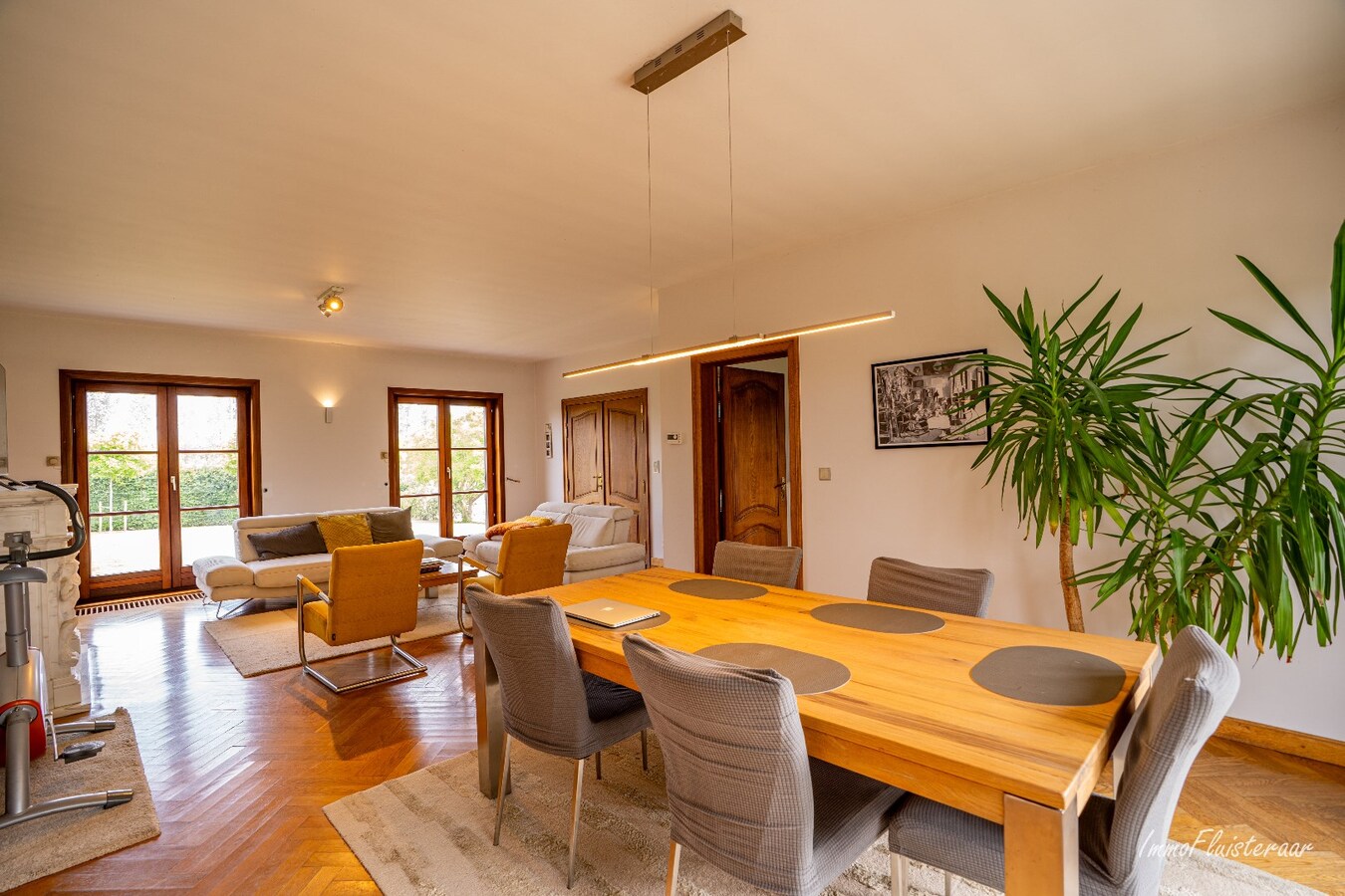 Maison situ&#233;e &#224; la campagne avec d&#233;pendances sur environ 4 hectares &#224; Bekkevoort (Brabant flamand) 