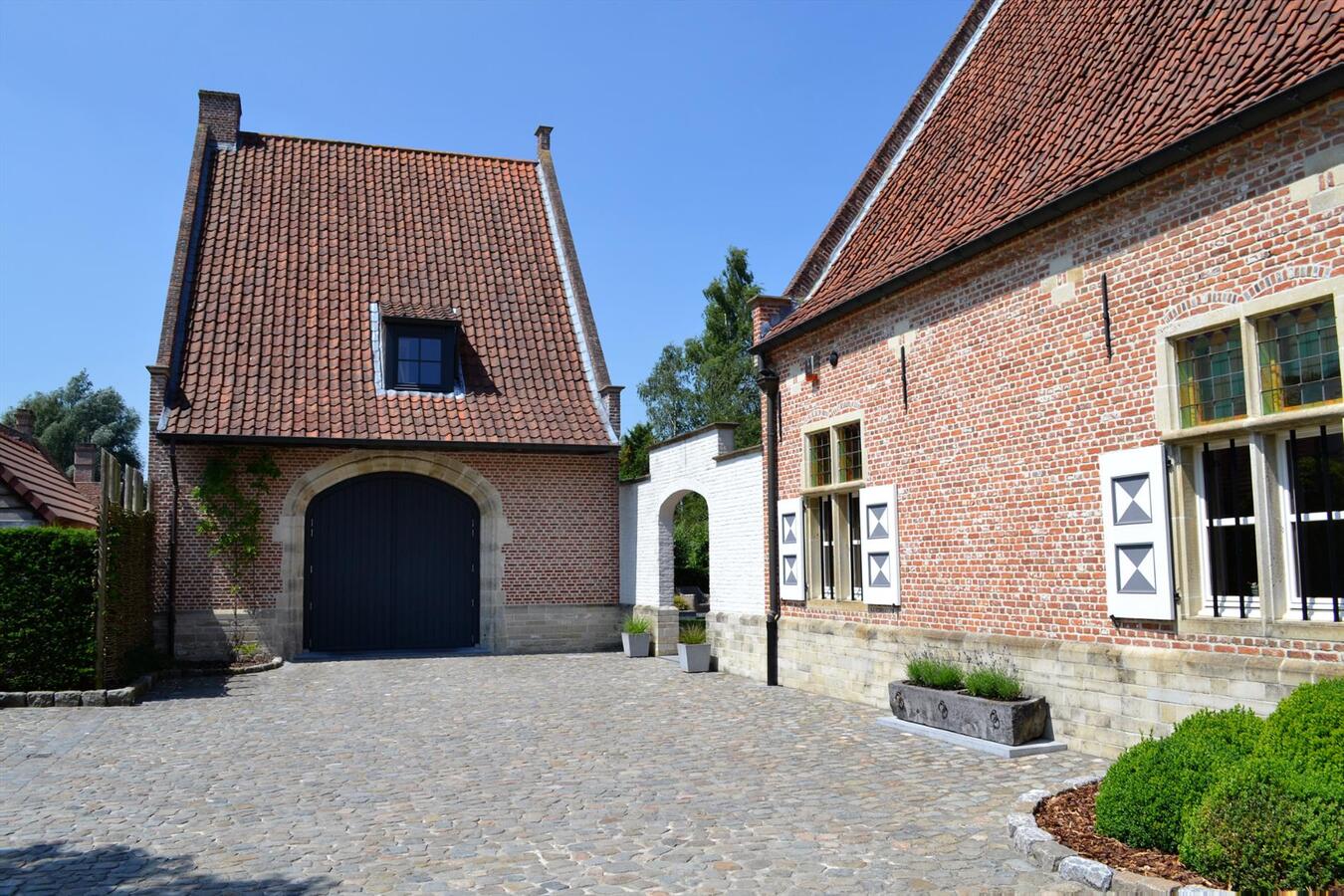 Historische herenhoeve te Lokeren op ca. 1,1Ha 