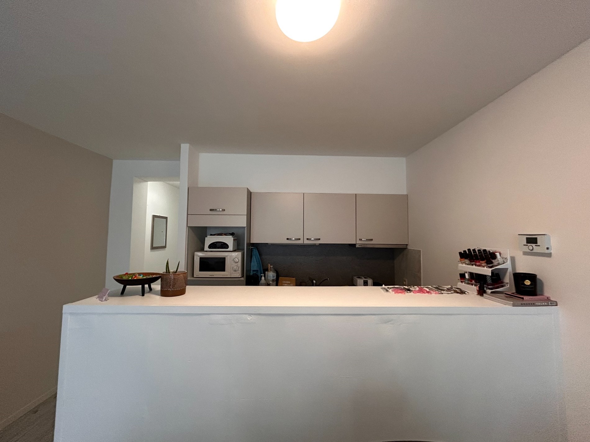 Aangename studio centraal gelegen in de Van Bunnenlaan te Knokke. 
