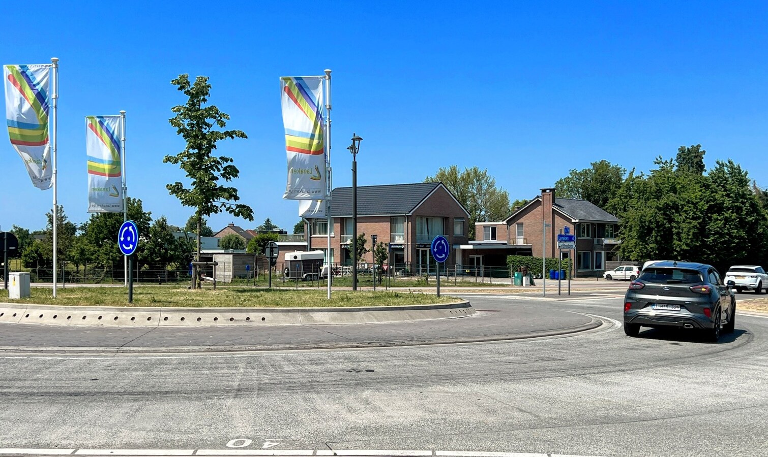 Handelspand met appartement op commerci&#235;le toplocatie 