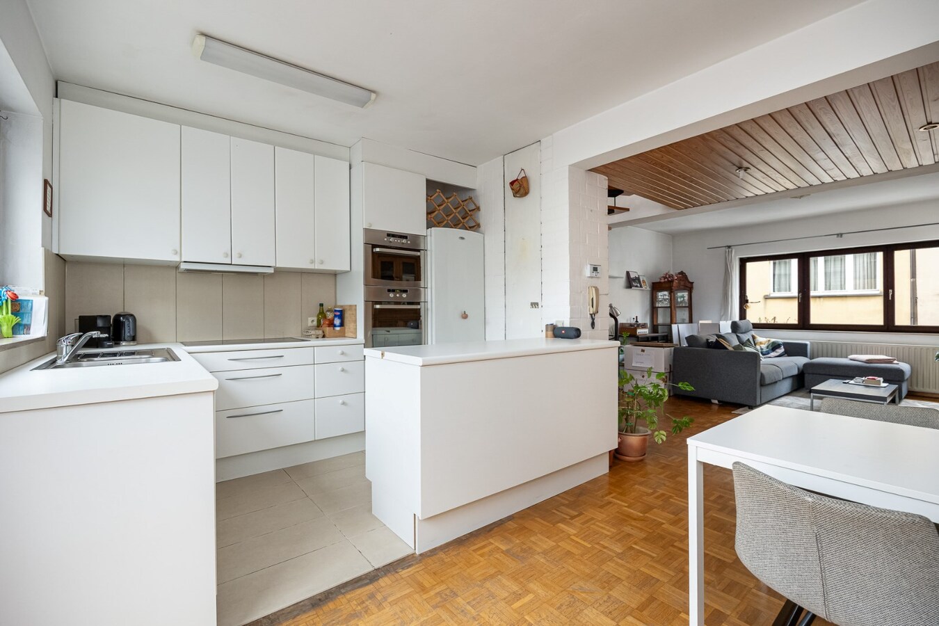 Woning met 2 slaapkamers, garage en terras 