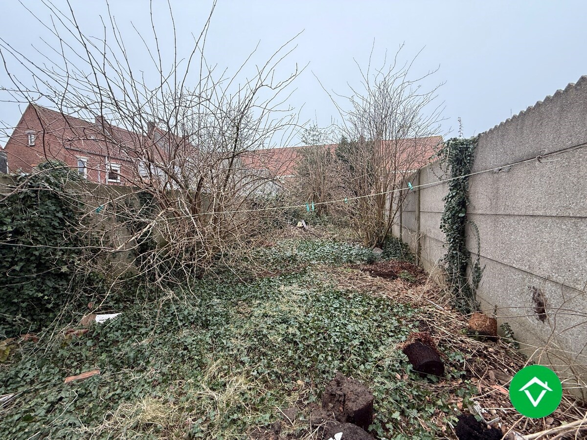 Rijwoning met 3 slaapkamers en tuin op centrale ligging te Roeselare 