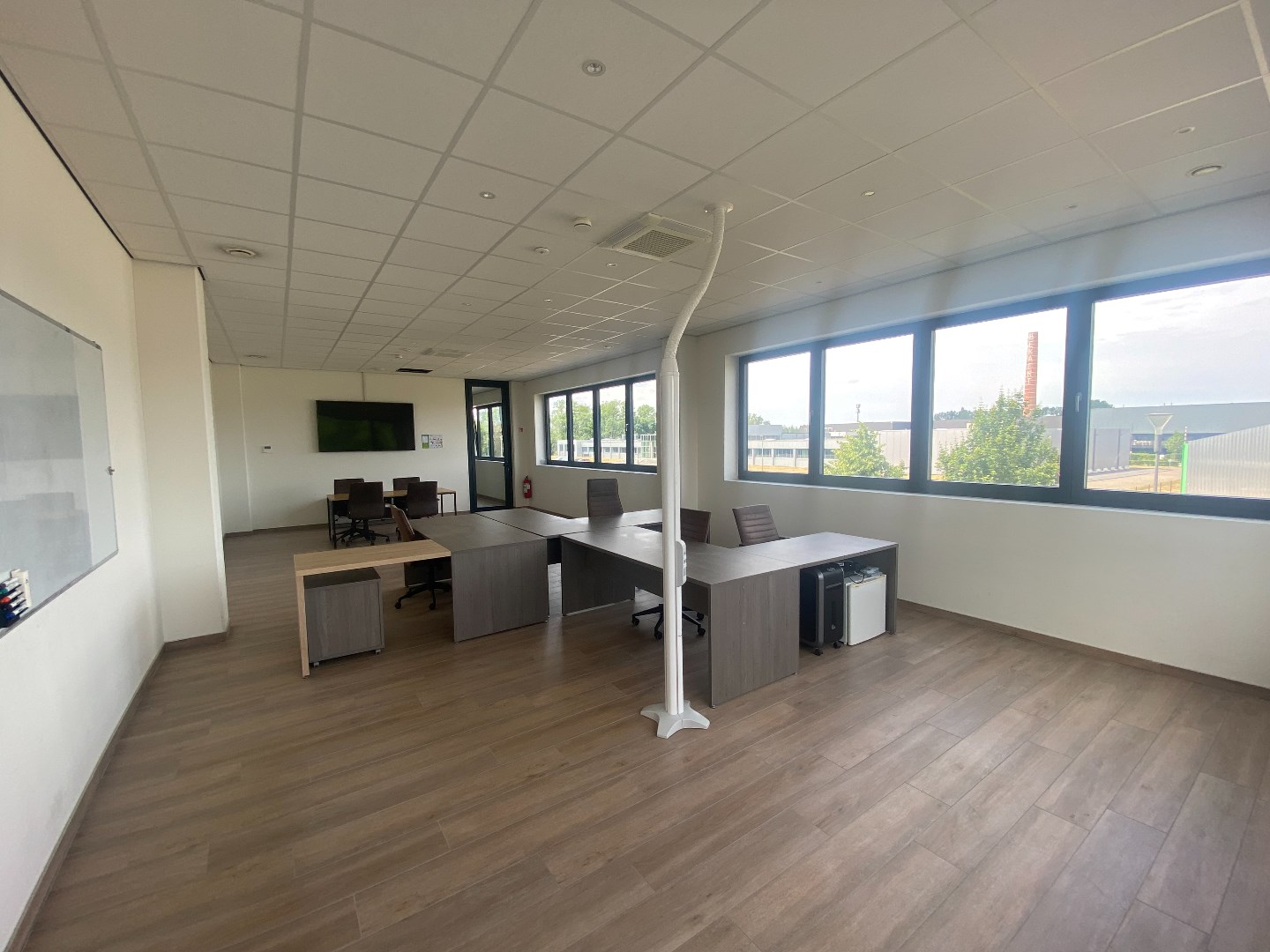 Terbeschikkingstelling van kantoorruimte in Waregem 
