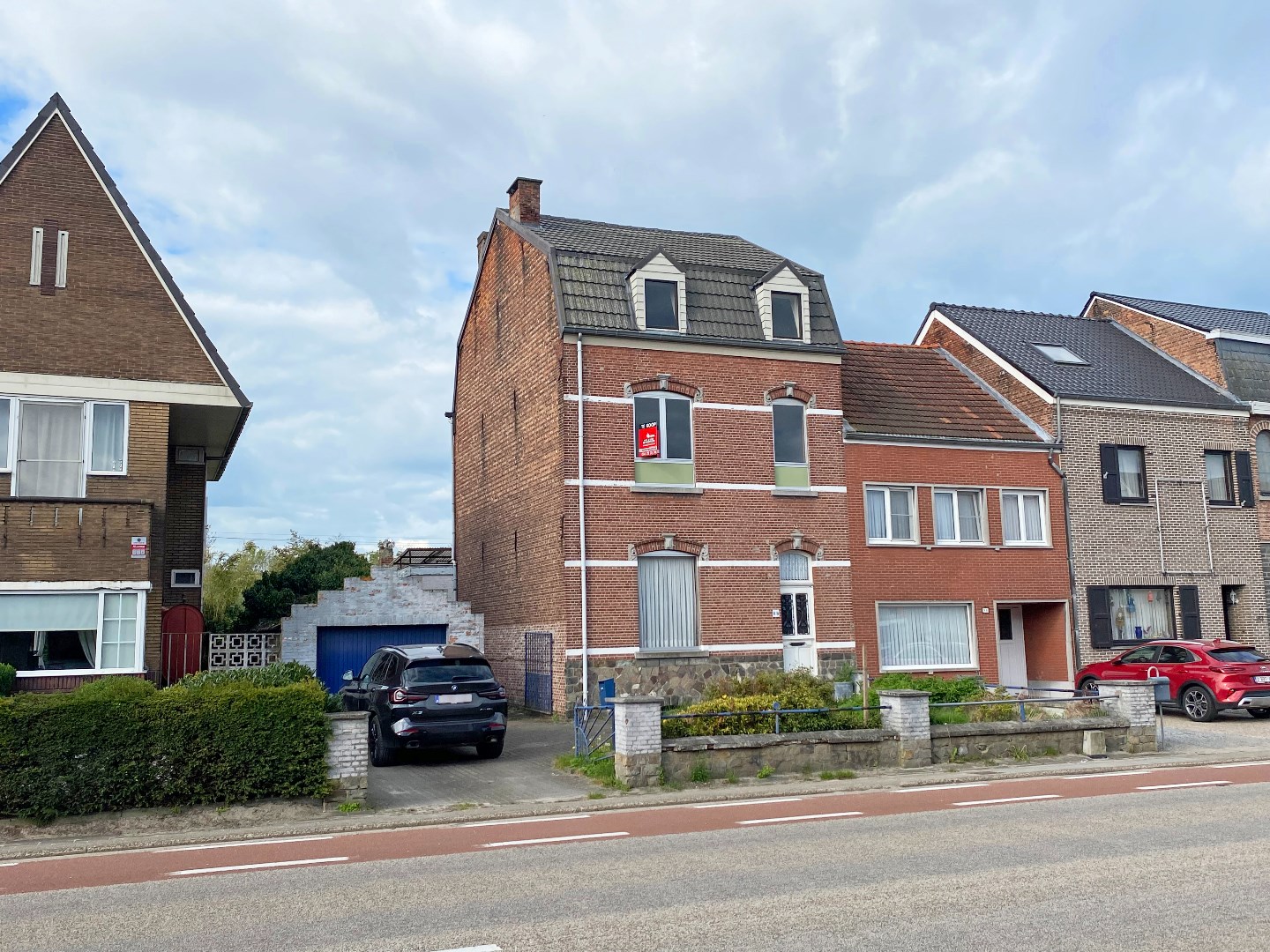 Te renoveren herenhuis op een perceel van 9are 50ca in Leopoldsburg 