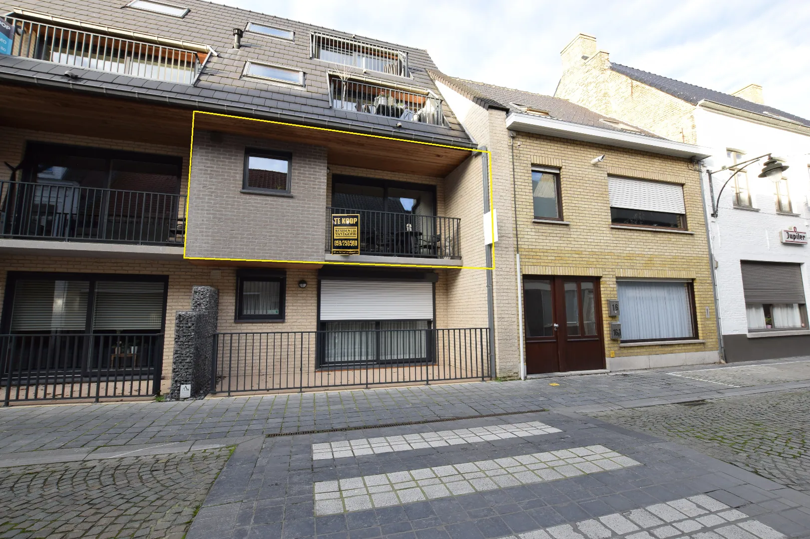 Recent appartement op centrale ligging te Koekelare