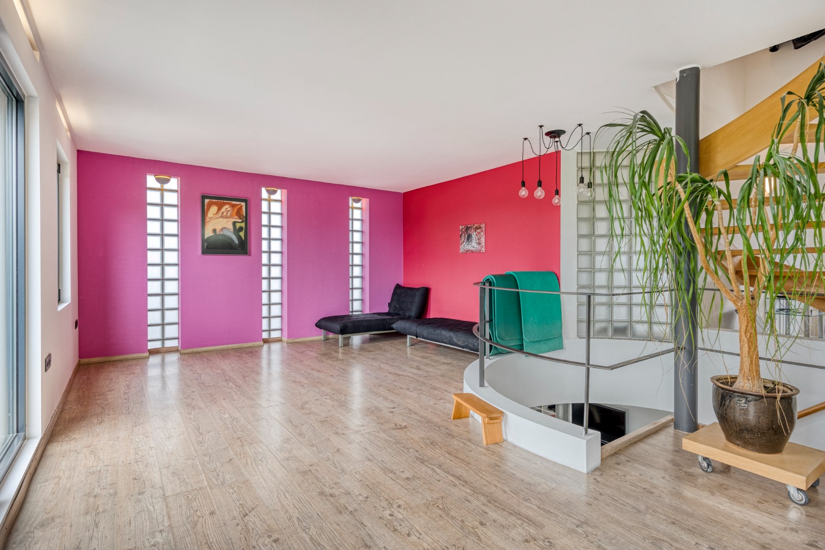 Villa met praktijkruimte op perceel van 1.817m&#178; te Geel 